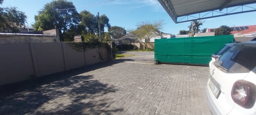 To Let Commercial Property for Rent in Vincent Eastern Cape
